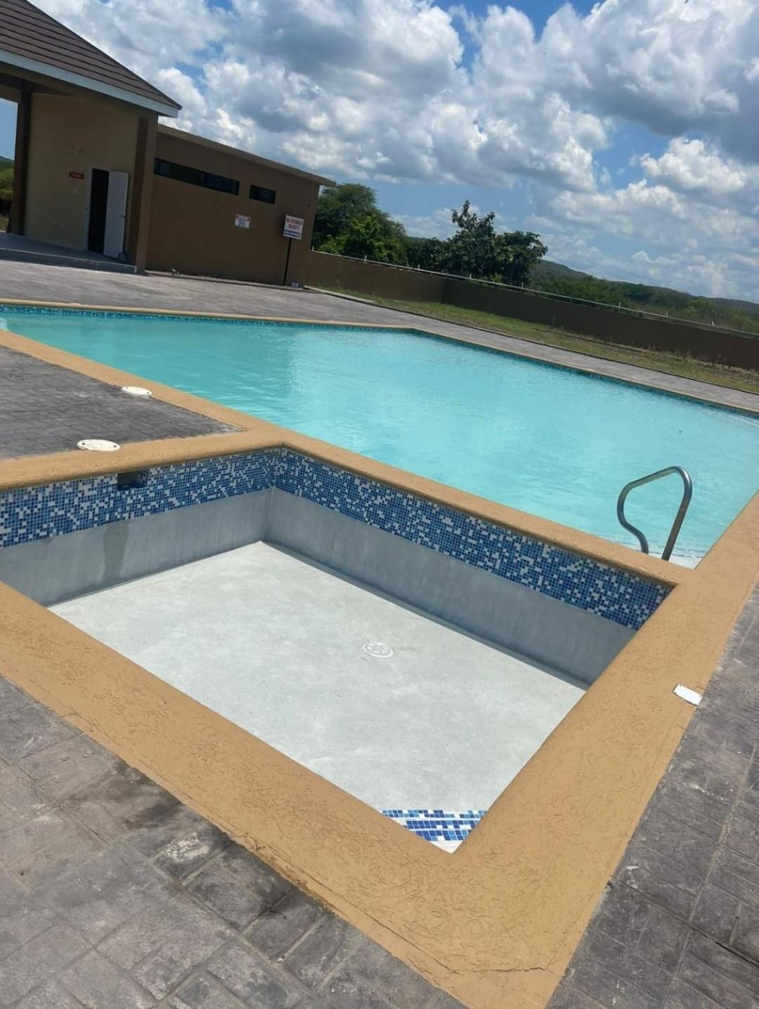 Old Harbour Bellarose At Colbeck ,Gated With Pool, Stylishly Modernヴィラ エクステリア 写真